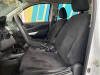 Nissan NP300 Doble Cabina 2019 4p SE L4/2.5 Man A/A Paq. Seg. 2019 Nissan NP300 Doble Cabina Venta Interiores 14