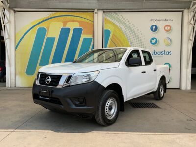 Nissan NP300 Doble Cabina 2019 4p SE L4/2.5 Man A/A Paq. Seg.