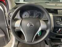 Nissan NP300 Doble Cabina 2019 4p SE L4/2.5 Man A/A Paq. Seg. 2019 Nissan NP300 Doble Cabina Venta Interiores 1