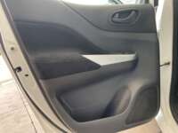 Nissan NP300 Frontier 2019 4p LE L4/2.5 Man 2019 Nissan NP300 Frontier Venta Interiores 15