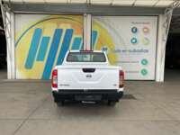 Nissan NP300 Doble Cabina 2019 4p SE L4/2.5 Man A/A Paq. Seg. 2019 Nissan NP300 Doble Cabina Venta Exteriores 6