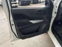 Nissan NP300 Doble Cabina 2019 4p SE L4/2.5 Man A/A Paq. Seg. 2019 Nissan NP300 Doble Cabina Venta Interiores 12