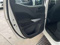 Nissan NP300 Doble Cabina 2019 4p SE L4/2.5 Man A/A Paq. Seg. 2019 Nissan NP300 Doble Cabina Venta Interiores 14