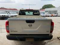 Nissan NP300 Frontier 2019 4p LE L4/2.5 Man IMG_7333