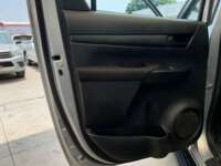 Toyota Hilux 2019 4p Doble Cabina Base L4/2.7 Man  2019 Toyota Hilux Venta Interiores 16