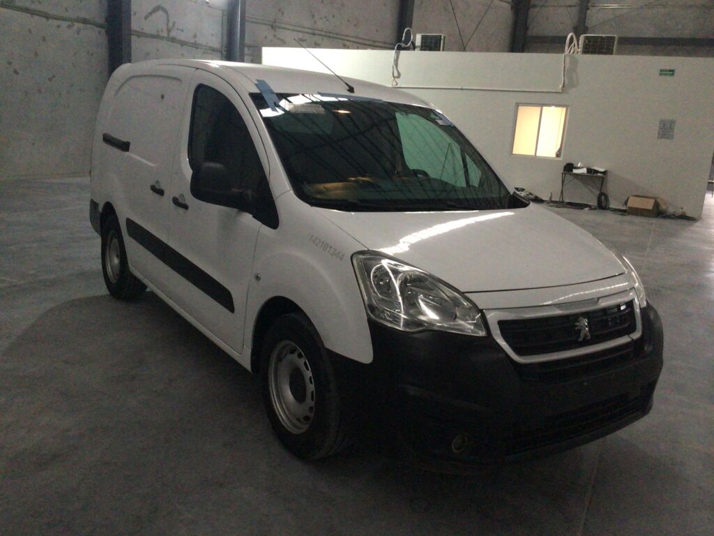 Peugeot Partner 2019 5p L4/1.6/T Diesel Man       2019 Peugeot Partner Venta Exteriores 3