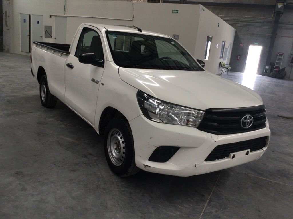 Toyota Hilux 2019 2p Cabina Sencilla L4/2.7 Man 2019 Toyota Hilux Venta Exteriores 3