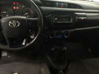 Toyota Hilux 2019 2p Cabina Sencilla L4/2.7 Man 2019 Toyota Hilux Venta Interiores 4