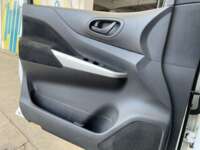 Nissan NP300 Frontier 2019 4p LE L4/2.5 Man 2019 Nissan NP300 Frontier Venta Interiores 13