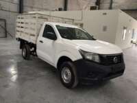 Nissan NP300 Estacas 2018 2p L4/2.5 Man D/H Paq. Seg. 2018 Nissan NP300 Estacas Venta Exteriores 3