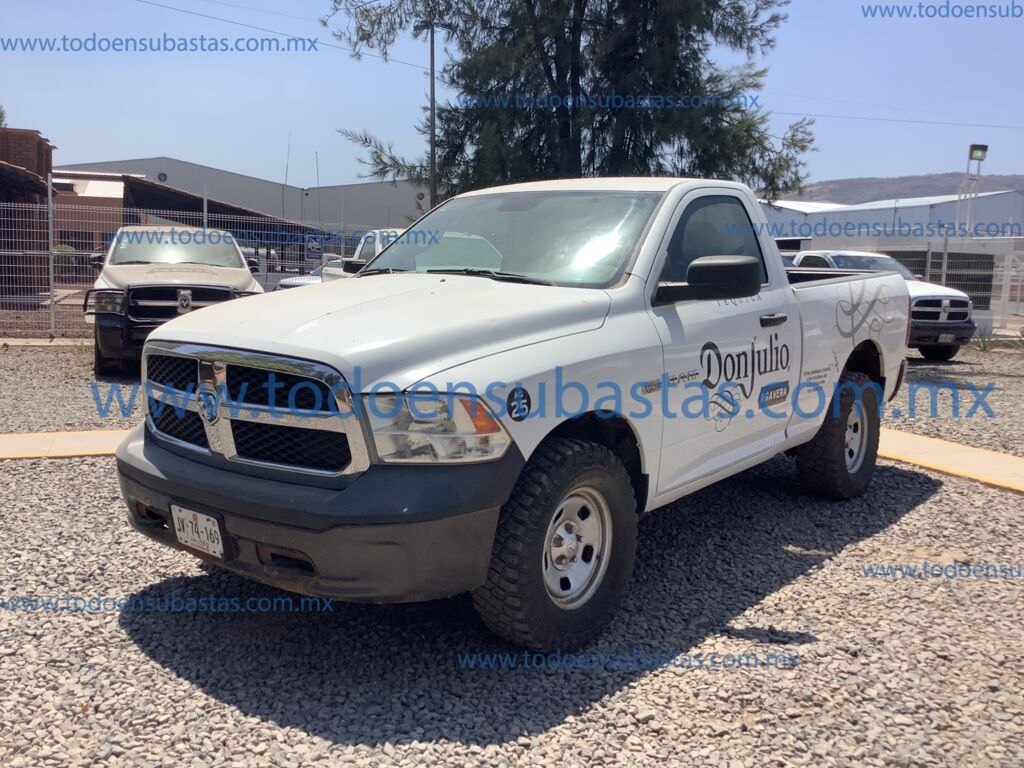 Dodge RAM 2500 2018 2p ST V8/5.7 Aut 4x4 20240516_200538570_iOS