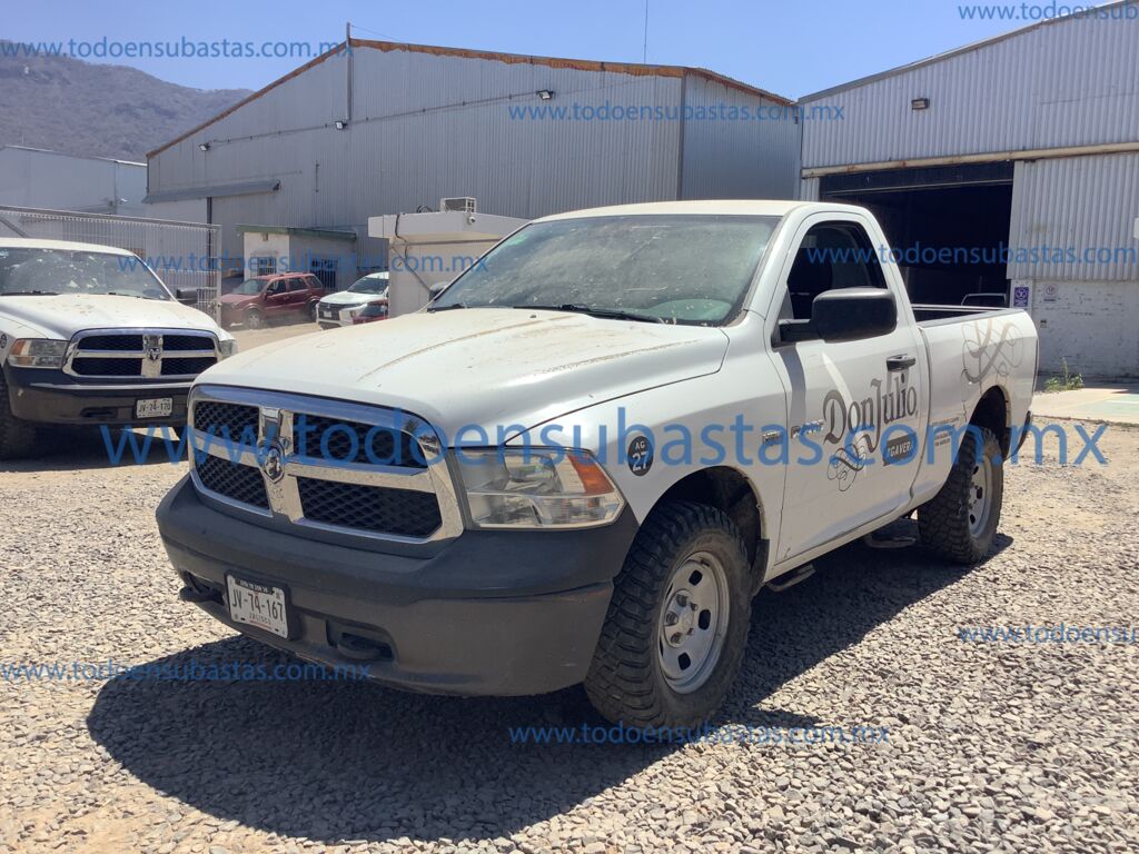 Dodge RAM 2500 2018 2p ST V8/5.7 Aut 4x4 001