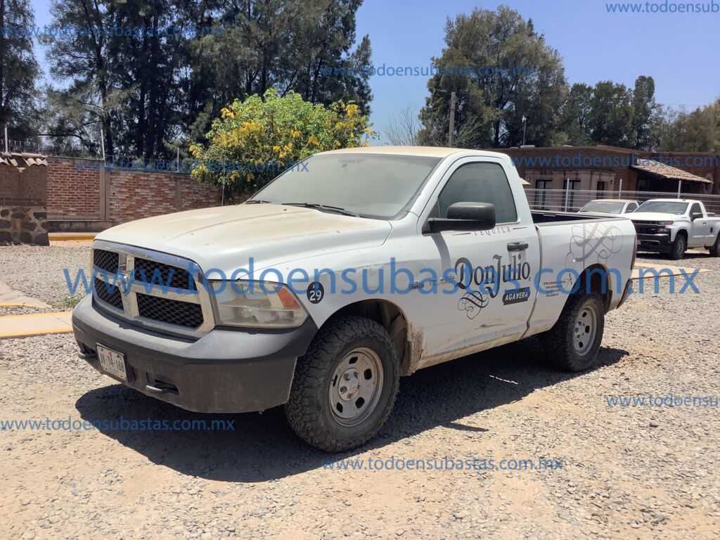 Dodge RAM 2500 2018 2p ST V8/5.7 Aut 4x4 001 _1_