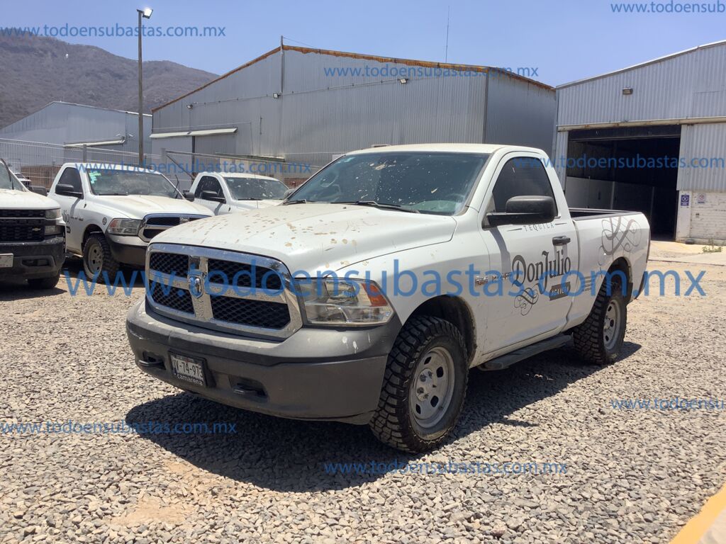 Dodge RAM 2500 2018 2p ST V8/5.7 Aut 4x4 20240516_185318368_iOS