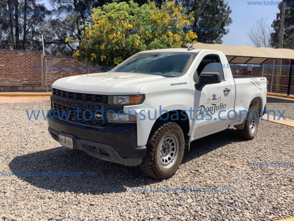 Chevrolet Silverado 2019 2p Cabina Regular V6/4.3 4X4 Aut Línea Nueva 1 _1_