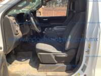 Chevrolet Silverado 2019 2p Cabina Regular V6/4.3 4X4 Aut Línea Nueva 20240516_204551303_iOS
