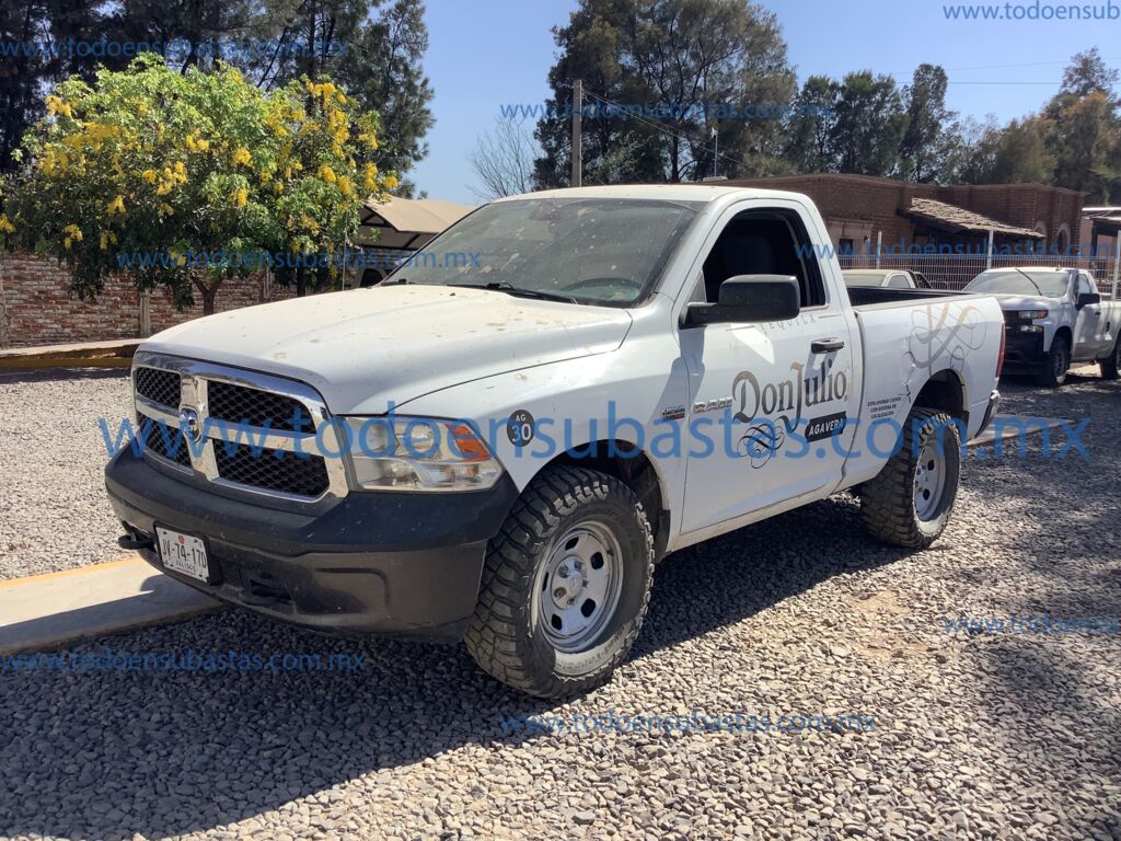 Dodge RAM 2500 2018 2p ST V8/5.7 Aut 4x4 001
