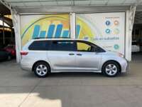 Toyota Sienna 2019 5p CE V6/3.5 Aut 2019 Toyota Sienna Venta Exteriores 4