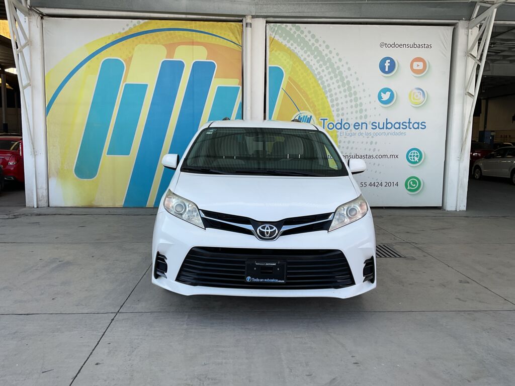 Toyota Sienna 2018 5p LE V6/3.5 Aut 2018 Toyota Sienna Venta Exteriores 2