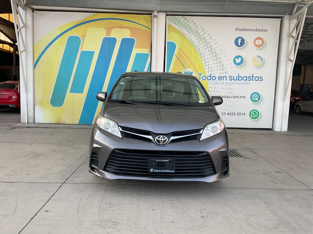 Toyota Sienna 2018 5p LE V6/3.5 Aut 2018 Toyota Sienna Venta Exteriores 2