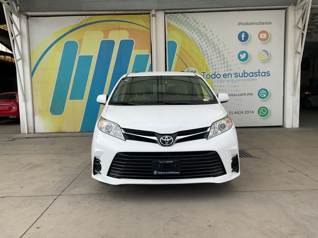Toyota Sienna 2018 5p LE V6/3.5 Aut 2018 Toyota Sienna Venta Exteriores 2