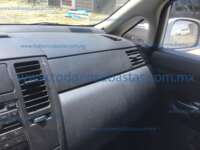 Nissan Tiida 2015  2015 Nissan Tiida Ingreso Interiores 8