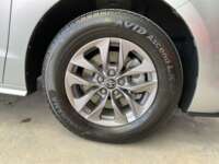 Toyota Sienna 2021 5p LE Híbrido L4/2.5 CVT 2021 Toyota Sienna Venta Llantas 10