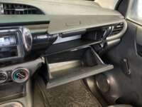 Toyota Hilux 2019 2p Cabina Sencilla L4/2.7 Man 2019 Toyota Hilux Venta Interiores 12