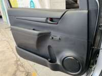 Toyota Hilux 2019 2p Cabina Sencilla L4/2.7 Man 2019 Toyota Hilux Venta Interiores 13