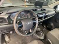 Toyota Hilux 2019 2p Cabina Sencilla L4/2.7 Man 2019 Toyota Hilux Venta Interiores 4