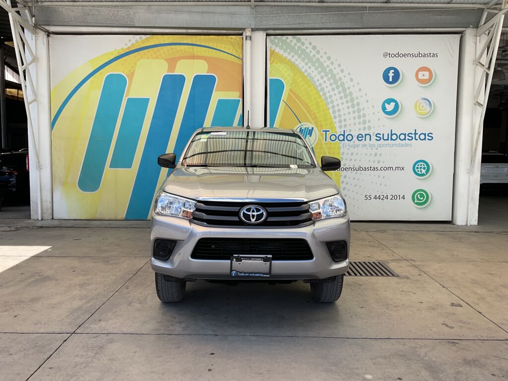 Toyota Hilux 2019 4p Doble Cabina Base L4/2.7 Man  2019 Toyota Hilux Venta Exteriores 2