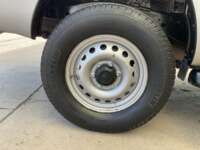 Toyota Hilux 2019 4p Doble Cabina Base L4/2.7 Man  2019 Toyota Hilux Venta Llantas 7