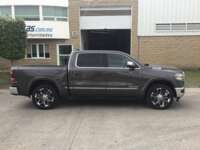 Ram 1500 2023 4p Crew Cab Limited Mild Hybrid V8/5.7 Aut 4X4 2023 Ram 1500 Venta Exteriores 4
