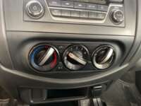Nissan NP300 Frontier 2021 4p LE L4/2.5 Man 2021 Nissan NP300 Frontier Venta Interiores 8