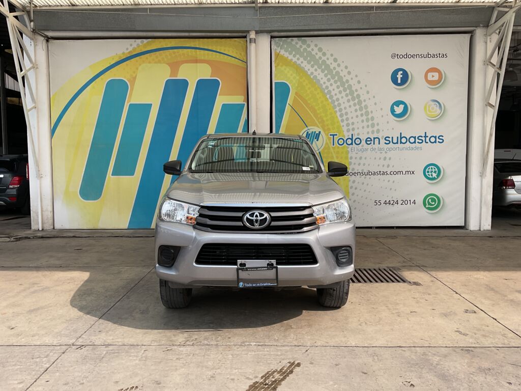 Toyota Hilux 2019 4p Doble Cabina Base L4/2.7 Man  2019 Toyota Hilux Venta Exteriores 2