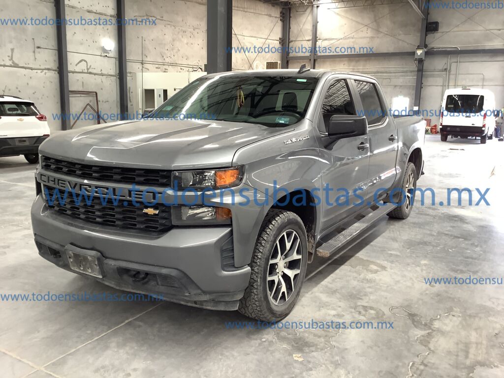 Chevrolet Silverado 2021 4p Custom Doble Cabina 4X4 V8/5.3 Aut IMG_8288