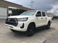 Toyota Hilux 2021 4p Doble Cabina SR L4/2.7 Man 2021 Toyota Hilux Venta Exteriores 1