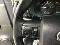 Toyota Hilux 2021 4p Doble Cabina SR L4/2.7 Man 2021 Toyota Hilux Venta Interiores 6
