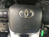 Toyota Hilux 2021 4p Doble Cabina SR L4/2.7 Man 2021 Toyota Hilux Venta Interiores 8