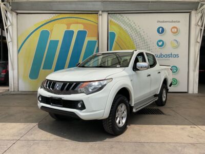 Mitsubishi L200 2018 4p Doble Cabina L4/2.4 Man 2WD