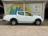 Mitsubishi L200 2018 4p Doble Cabina L4/2.4 Man 2WD 2018 Mitsubishi L200 Venta Exteriores 4