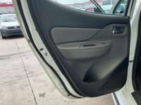 Mitsubishi L200 2018 4p Doble Cabina L4/2.4 Man 2WD 2018 Mitsubishi L200 Venta Interiores 16