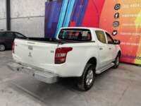 Mitsubishi L200 2017 4p Doble Cabina L4/2.5/T Diesel Man 4X4 2017 Mitsubishi L200 Venta Exteriores 7