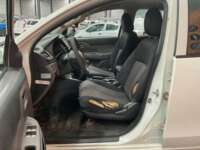 Mitsubishi L200 2017 4p Doble Cabina L4/2.5/T Diesel Man 4X4 2017 Mitsubishi L200 Venta Interiores 15