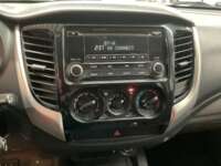 Mitsubishi L200 2017 4p Doble Cabina L4/2.5/T Diesel Man 4X4 2017 Mitsubishi L200 Venta Interiores 6