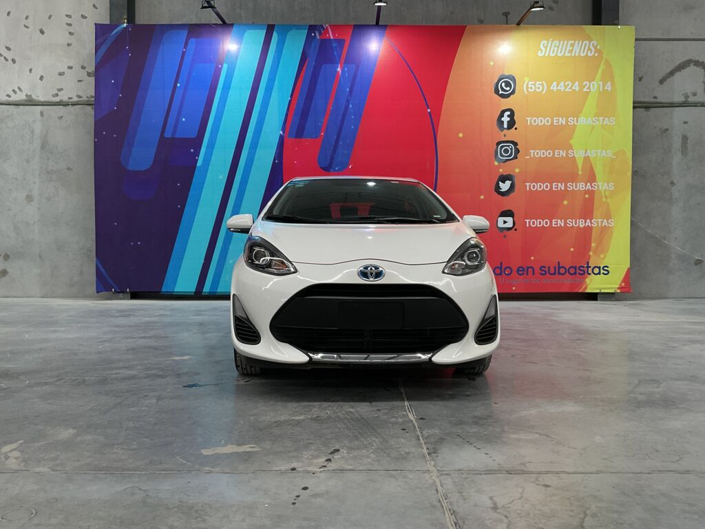 Toyota Prius 2020 5p C Híbrido L4/1.5 Aut  2020 Toyota Prius Venta Exteriores 2