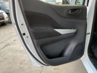 Nissan NP300 Frontier 2019 4p LE L4/2.5 Man 2019 Nissan NP300 Frontier Venta Interiores 15
