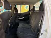 Nissan NP300 Frontier 2019 4p LE L4/2.5 Man 2019 Nissan NP300 Frontier Venta Interiores 16