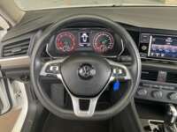 Volkswagen Jetta 2019 4p Trendline L4/1.4/T Aut 2019 Volkswagen Jetta Venta Interiores 1