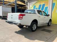 Mitsubishi L200 2018 4p Doble Cabina L4/2.4 Man 2WD 2018 Mitsubishi L200 Venta Exteriores 5